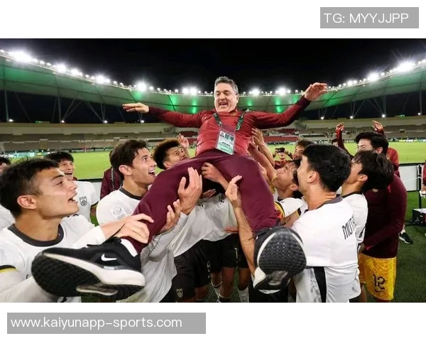 马德兴报道U23国足在沙特首练刘浩帆首次参与全队合练展现状态